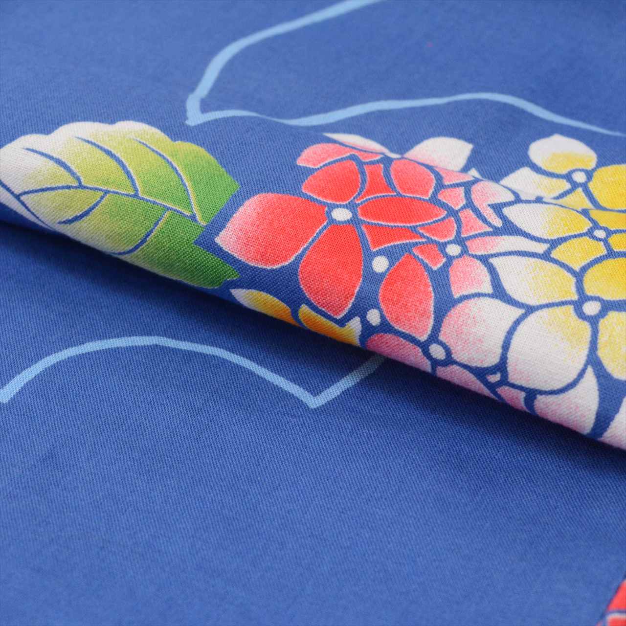 Vintage Japanese Yukata | Girl's Yukata | Blue Cotton | Hydrangea Pattern | Koma-ji Chuzome | Kids Size 150 | Sustainable | uu0458b