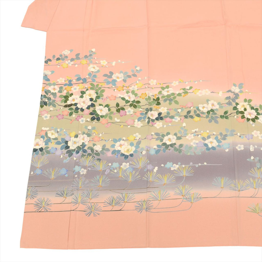 [Used] Recycled formal kimono, pure silk, lined, length 162.2cm (63.9in), size L, sleeve length 66.5cm (26.2in), ready-made, pinkish color, camellia pattern, Tokamachi Yuzen dyeing, Kumano Keido, with signature, uu0480b 