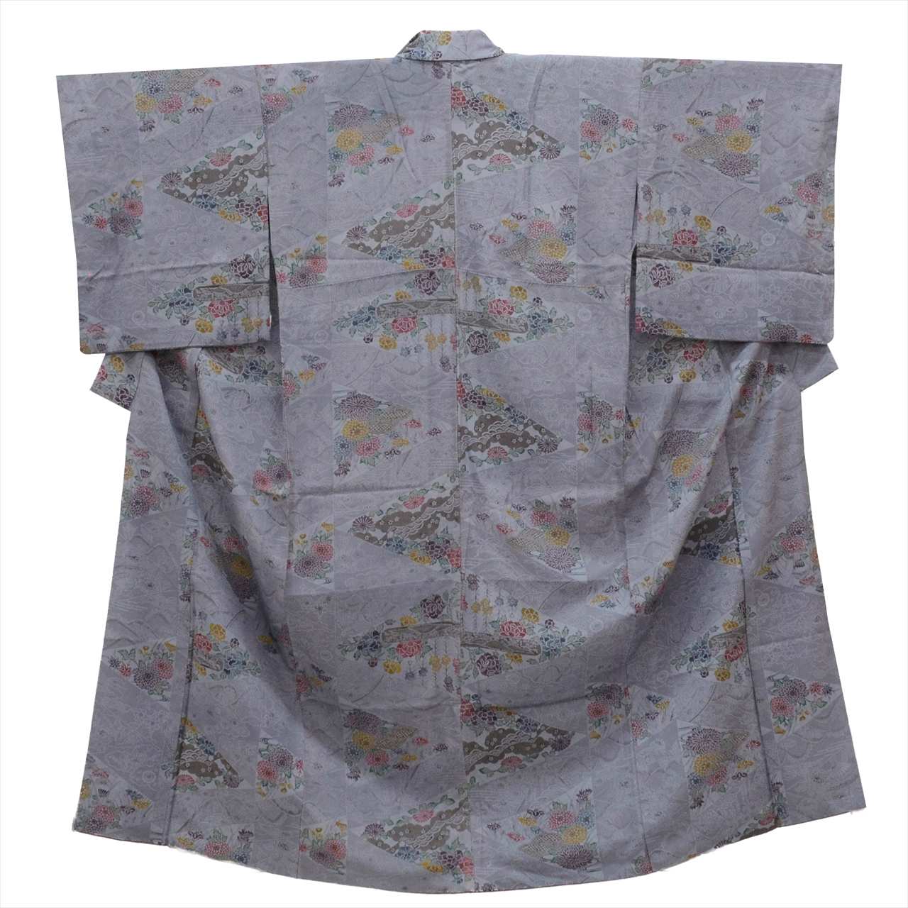 [Used] Komon (small patterned kimono), unlined, pure silk, length 150.8cm (59.4in), size S, sleeve length 70.0cm (27.6in), ready-made, recycled kimono, purple tones, landscape pattern, Bingata dyeing, uu0513b 