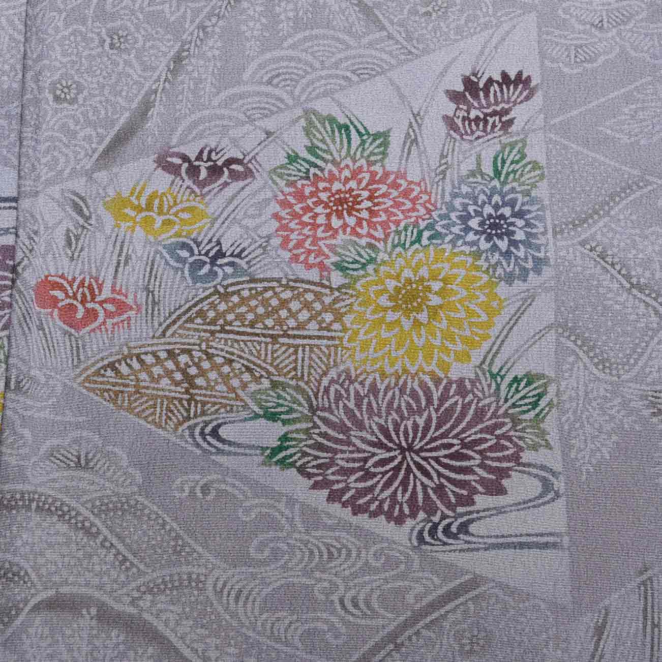 [Used] Komon (small patterned kimono), unlined, pure silk, length 150.8cm (59.4in), size S, sleeve length 70.0cm (27.6in), ready-made, recycled kimono, purple tones, landscape pattern, Bingata dyeing, uu0513b 