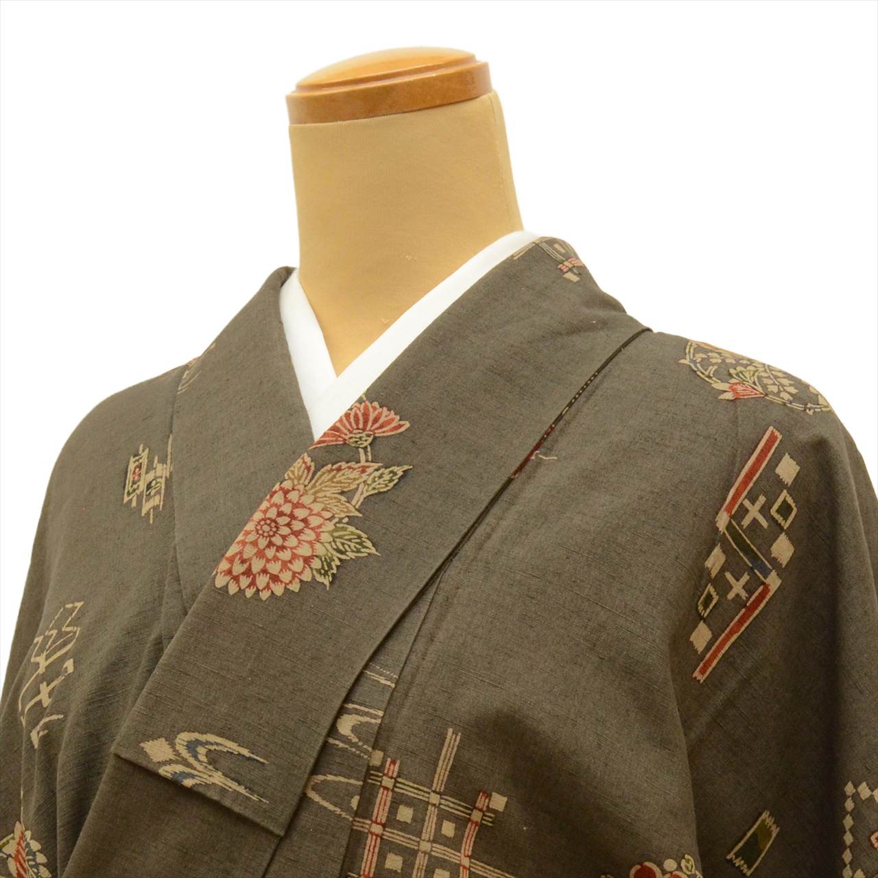 Vintage Japanese Kimono | Oshima Tsumugi | Green Silk | Flower Circle Stream Pattern | Size M | Sustainable | uu0669b