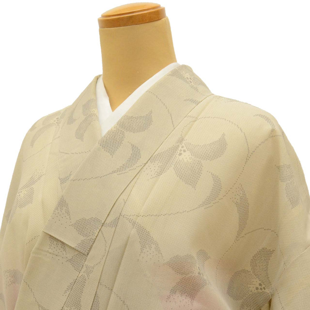 Vintage Japanese Kimono | Summer Shiro Oshima Tsumugi | Beige Silk | Floral Arabesque | 7-thread | Kata-su | Size L | Sustainable | uu0732b