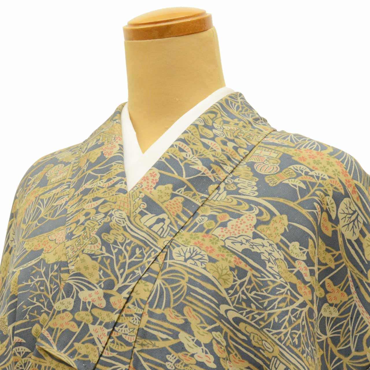 [Used] Komon (small patterned) recycled kimono, pure silk, lined, length 155.0cm (61.0in), size S, sleeve length 65.7cm (25.9in), excellent condition, gray color, landscape pattern, high quality, semi-formal, spring, summer, autumn, winter, ready-made. 