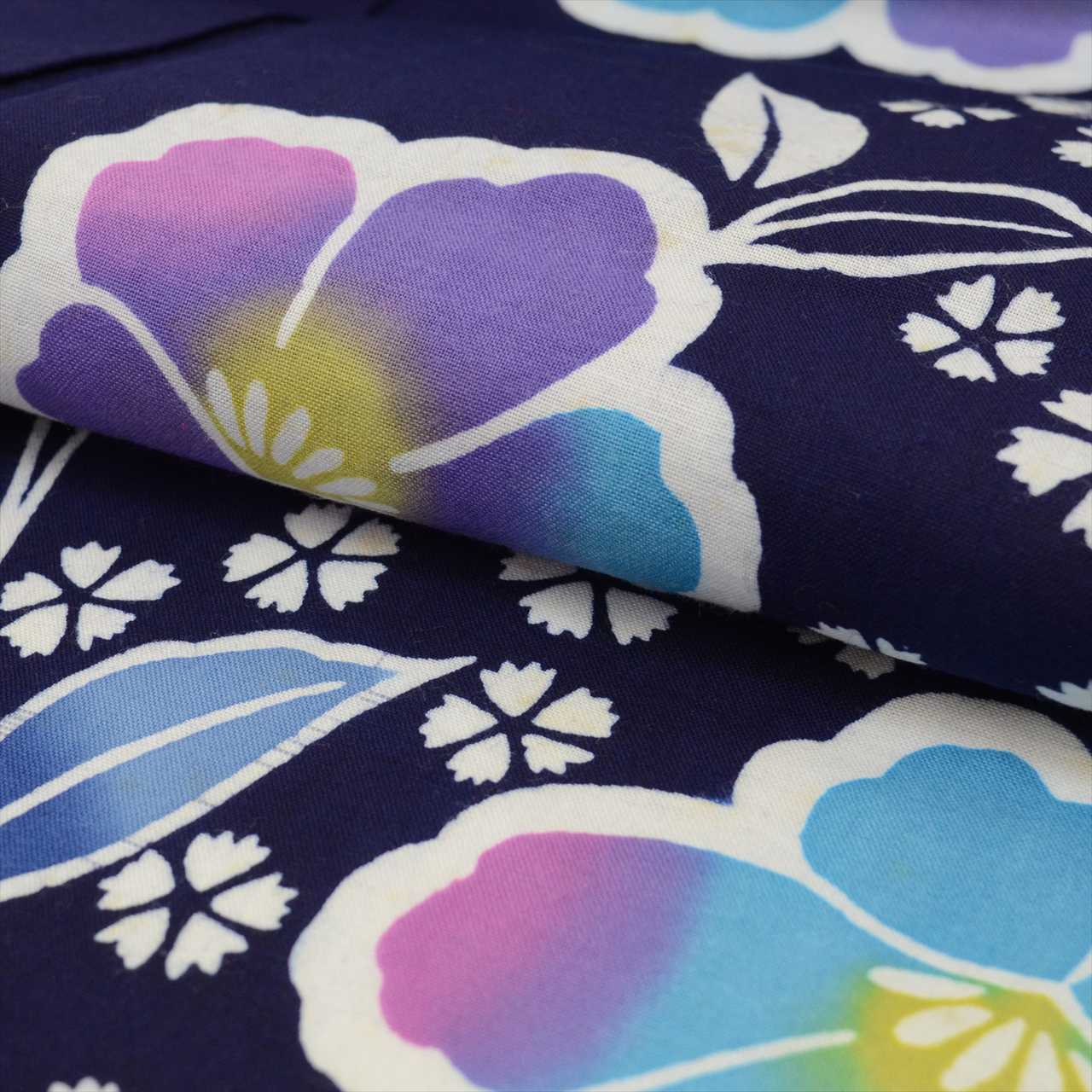 Vintage Japanese Yukata | Women's Yukata | Navy Cotton | Floral Pattern | Koma-ji Chuzome | Size M | Sustainable | uu0784b