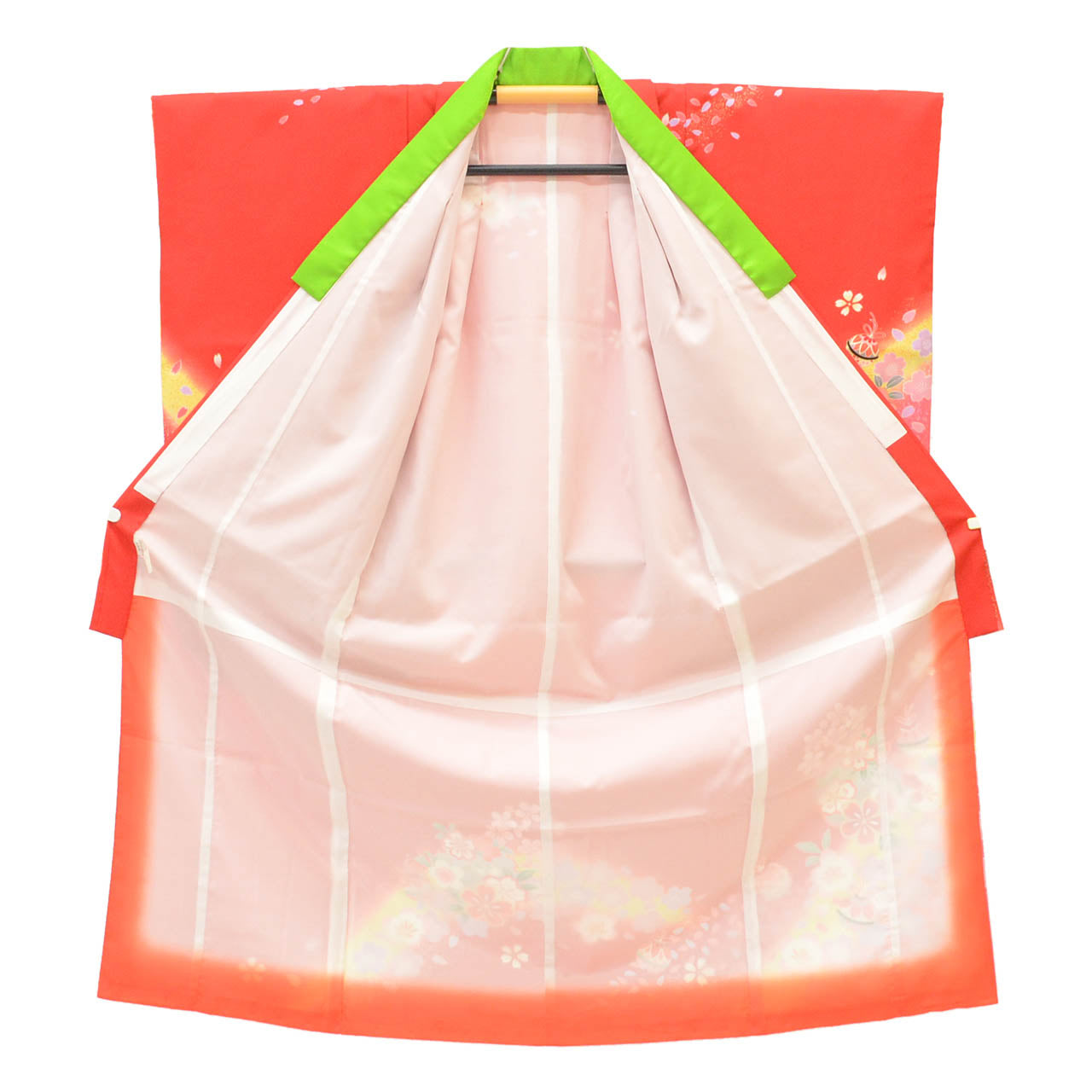 [Used] Recycled Kimono for Girls, 7 Years Old, Shichi-Go-San Ceremony, Synthetic Fiber, with Layered Collar, Ready-Made, Sleeve Length 50.0cm (19.7in), Body Length 133.0cm (52.4in), Red, Bell Pattern, Celebration Wear, Traditional Japanese Pattern uu0887b 