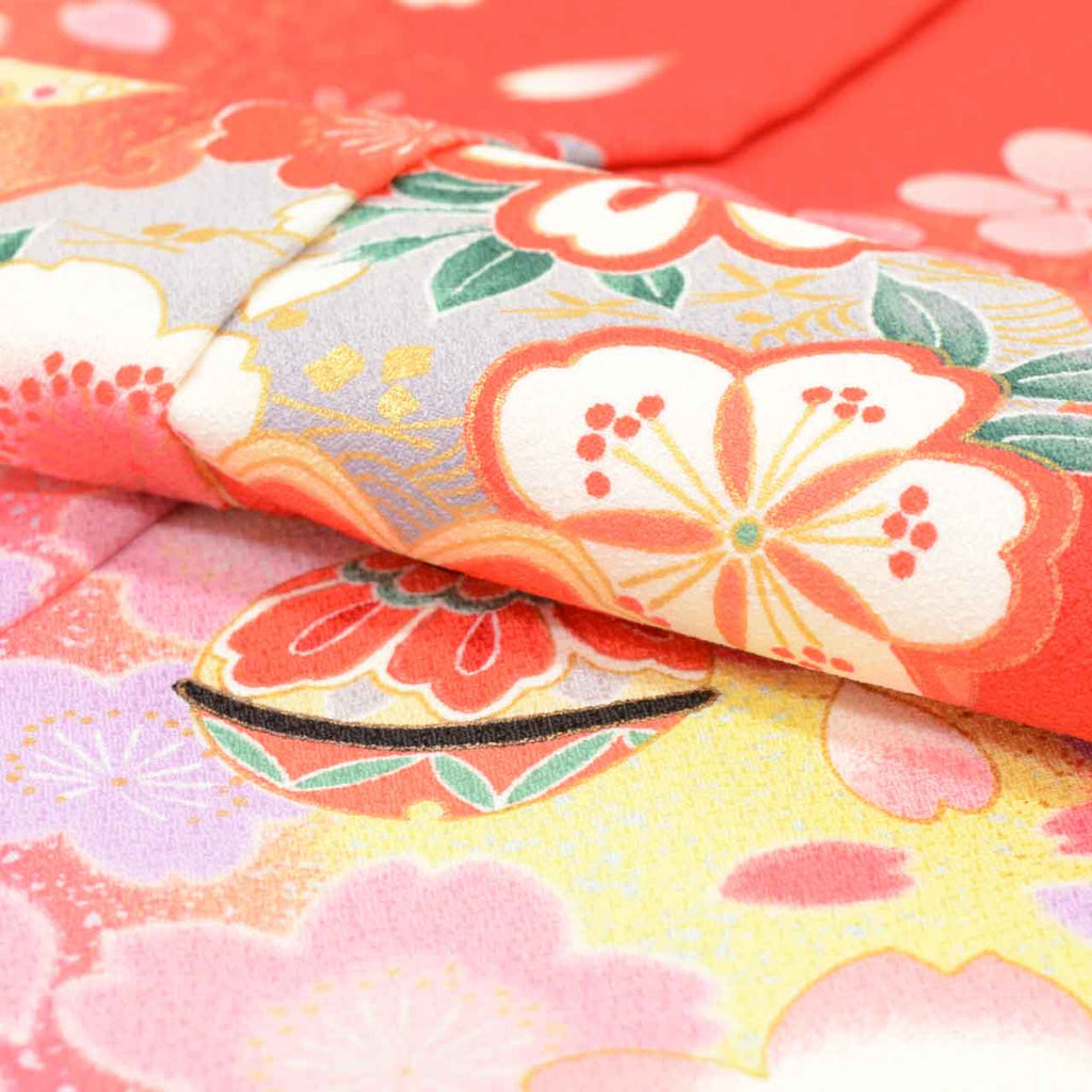 [Used] Recycled Kimono for Girls, 7 Years Old, Shichi-Go-San Ceremony, Synthetic Fiber, with Layered Collar, Ready-Made, Sleeve Length 50.0cm (19.7in), Body Length 133.0cm (52.4in), Red, Bell Pattern, Celebration Wear, Traditional Japanese Pattern uu0887b 