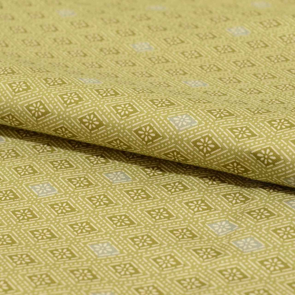 [Used] Recycled Oshima Tsumugi Silk Kimono, Single Layer, Length 155.5cm (61.2in) (Size S), Sleeve Length 63.5cm (25.0in), Dyed Oshima, Excellent Condition, Ready-Made, Recycled Kimono, Green with Floral Diamond Pattern, uu0911b 