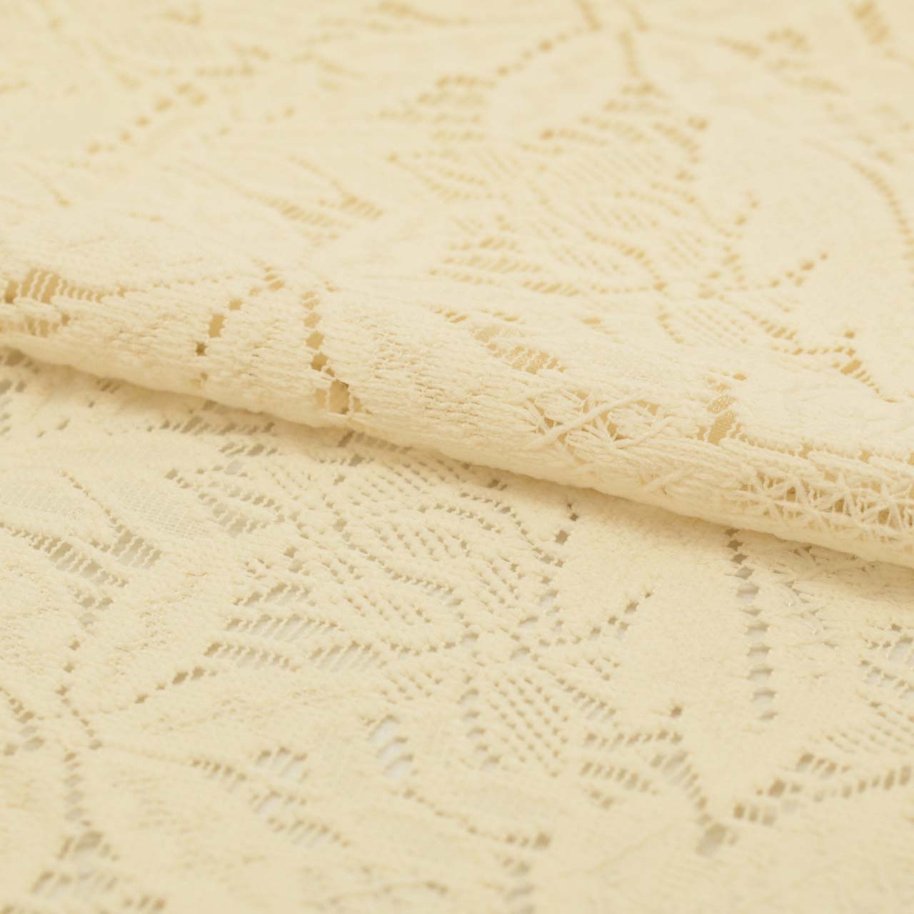 [Used] Recycled Komon (small patterned kimono), unlined, synthetic fiber, length 158.0cm (62.2in), size M, sleeve length 70.5cm (27.8in), ready-made, excellent condition, white with floral pattern, lace kimono, washable uu0967b 