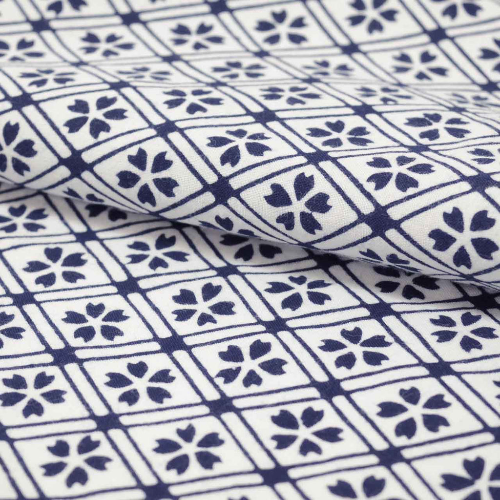 Vintage Japanese Yukata | Men's Yukata | White Cotton | Diamond Floral Pattern | Koma-ji Chuzome | Size M | Sustainable | uu0992b