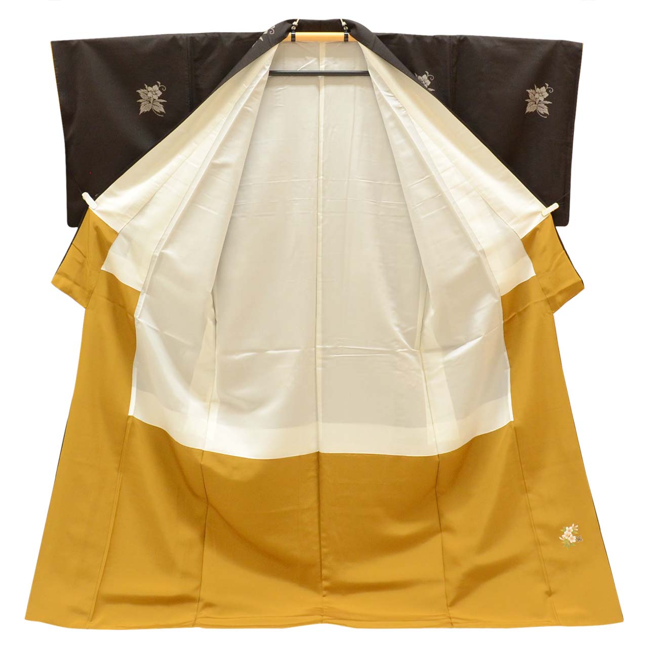 Vintage Japanese Kimono | Oshima Tsumugi | Brown Silk | Floral | Mud-dyed | 9-thread | Kata-su | Tall Size LL | Sustainable | uu0998b