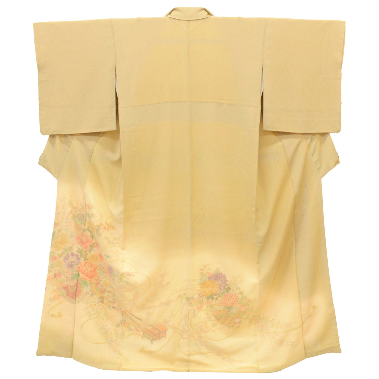 [Used] Recycled Kimono, Colored Formal Kimono, Lined, Pure Silk, Ready-made, Sleeve Length 66.5cm (26.2in), Body Length 156.5cm (61.6in), Size M, Brown, Floral Cart Pattern, Visiting Kimono Style, Swatow Embroidery, uu1080b