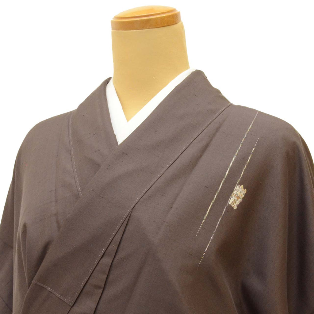[Used] Recycled Kimono, Hakusan Tsumugi Silk, Lined, Ready-made, with signature, Sleeve length 68.0cm (26.8in), Body length 163.5cm (64.4in), Size L, Brown, Maneki-neko (beckoning cat) pattern, uu1081b 