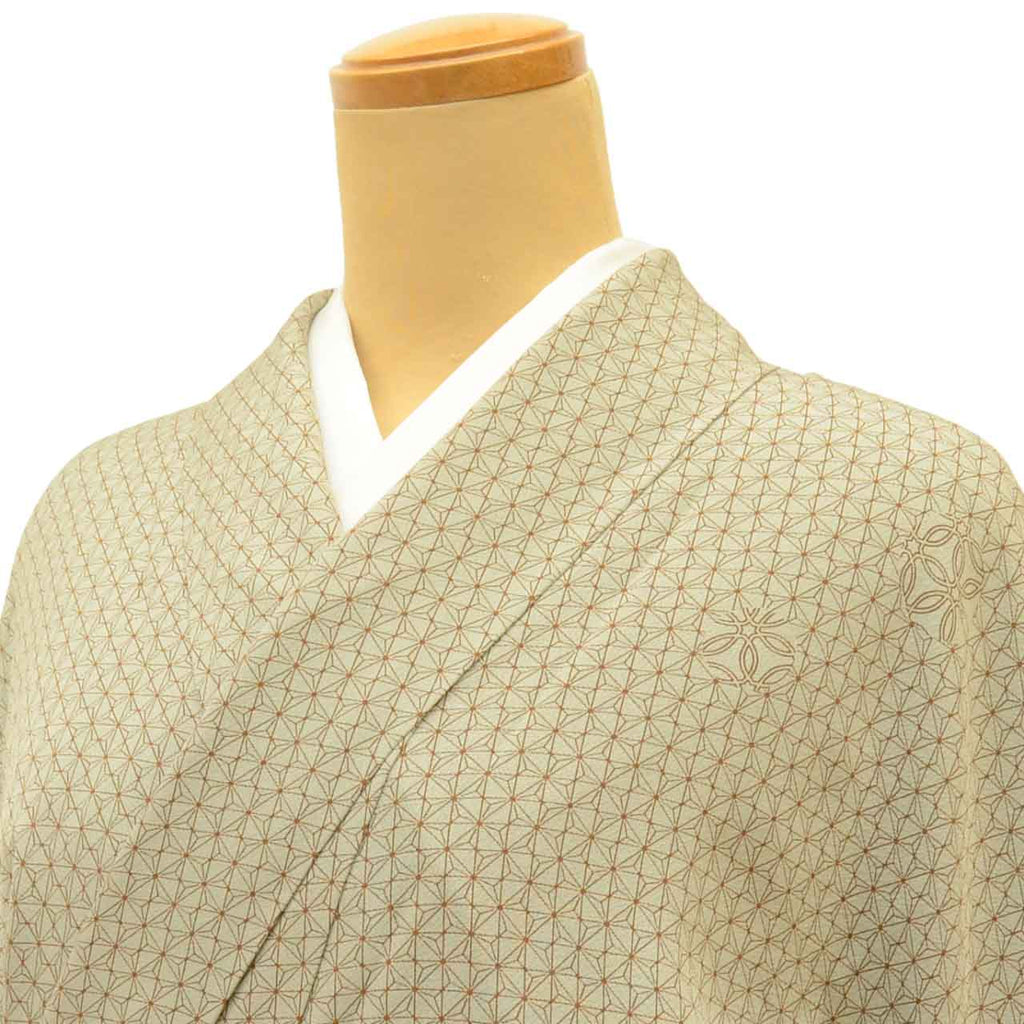 [Used] Recycled Kimono, Komon (small patterned kimono), Unlined, Pure Silk, Ready-made, Sleeve length 69.0cm (27.2in), Body length 160.6cm (63.2in), Size M, Green, Hemp leaf pattern, uu1220b 
