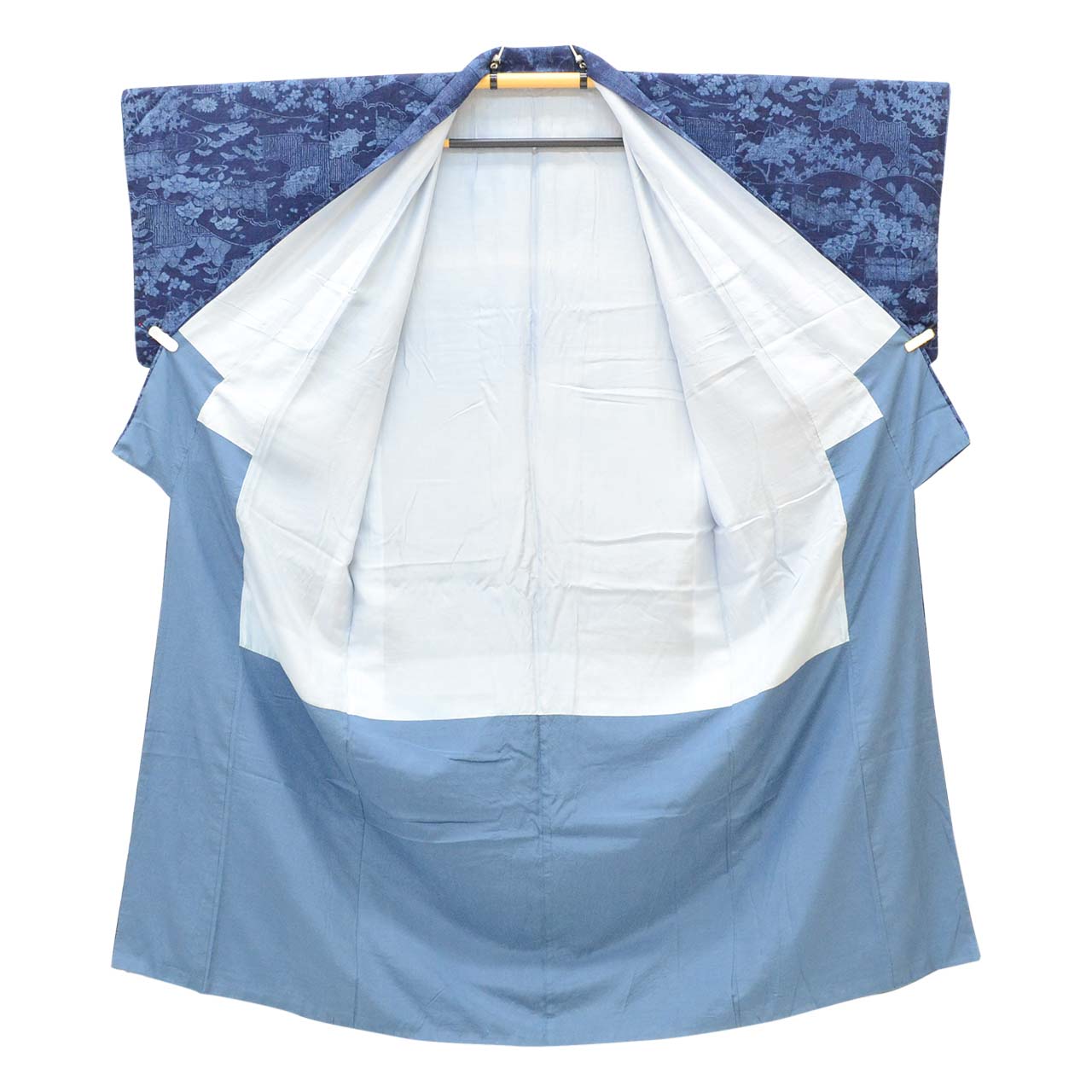[Used] Recycled Kimono, Silk Tsumugi, Genuine Indigo Dye, Lined, Pure Silk, Ready-made, with Certificate of Authenticity, Sleeve Length 63.0cm (24.8in), Body Length 154.0cm (60.6in), Size S, Navy Blue, Landscape Pattern, uu1235b 