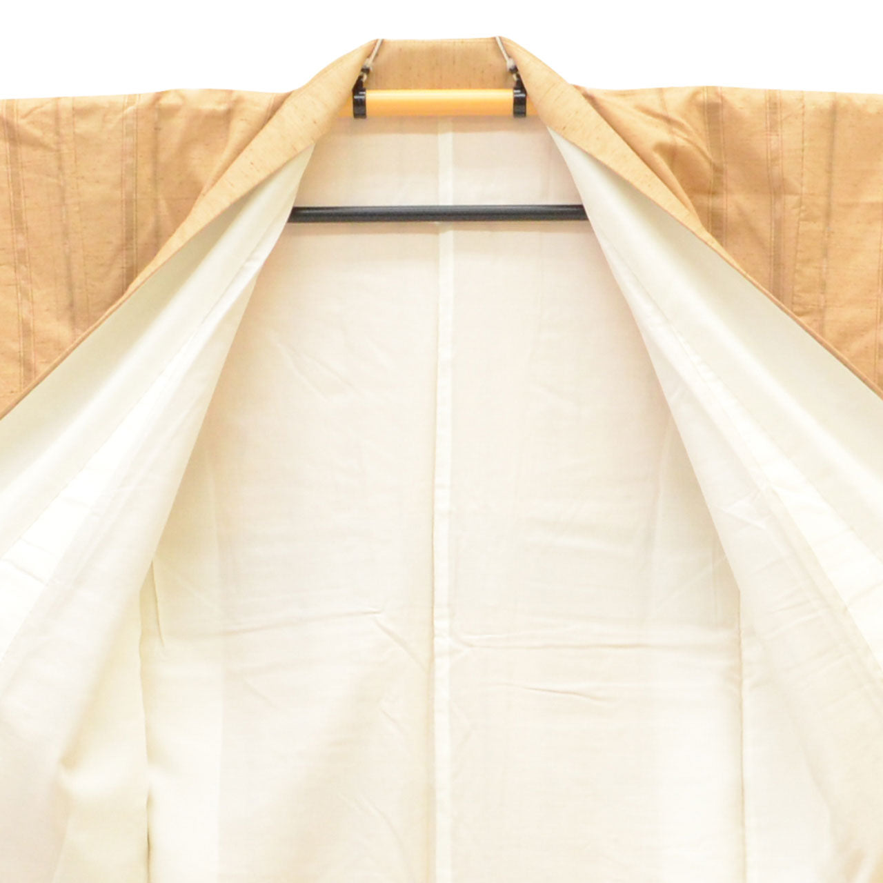 [Used] Recycled Kimono, Tsumugi Silk, Lined, Ready-made, Sleeve Length 64.7cm (25.5in), Body Length 159.2cm (62.7in), Size M, Brown with Stripe Pattern, uu1237b 