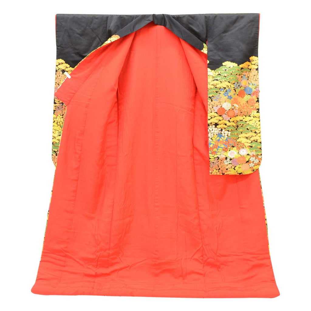[Used] Recycled Kimono, Irouchikake (Wedding Kimono), Pure Silk, Sleeve Length 67.0cm (26.4in), Body Length 198.0cm (78.0in), Size LL, Black, Colorful Pine Tree Pattern, Tang Dynasty Weave, Gold Thread, uu1301b 
