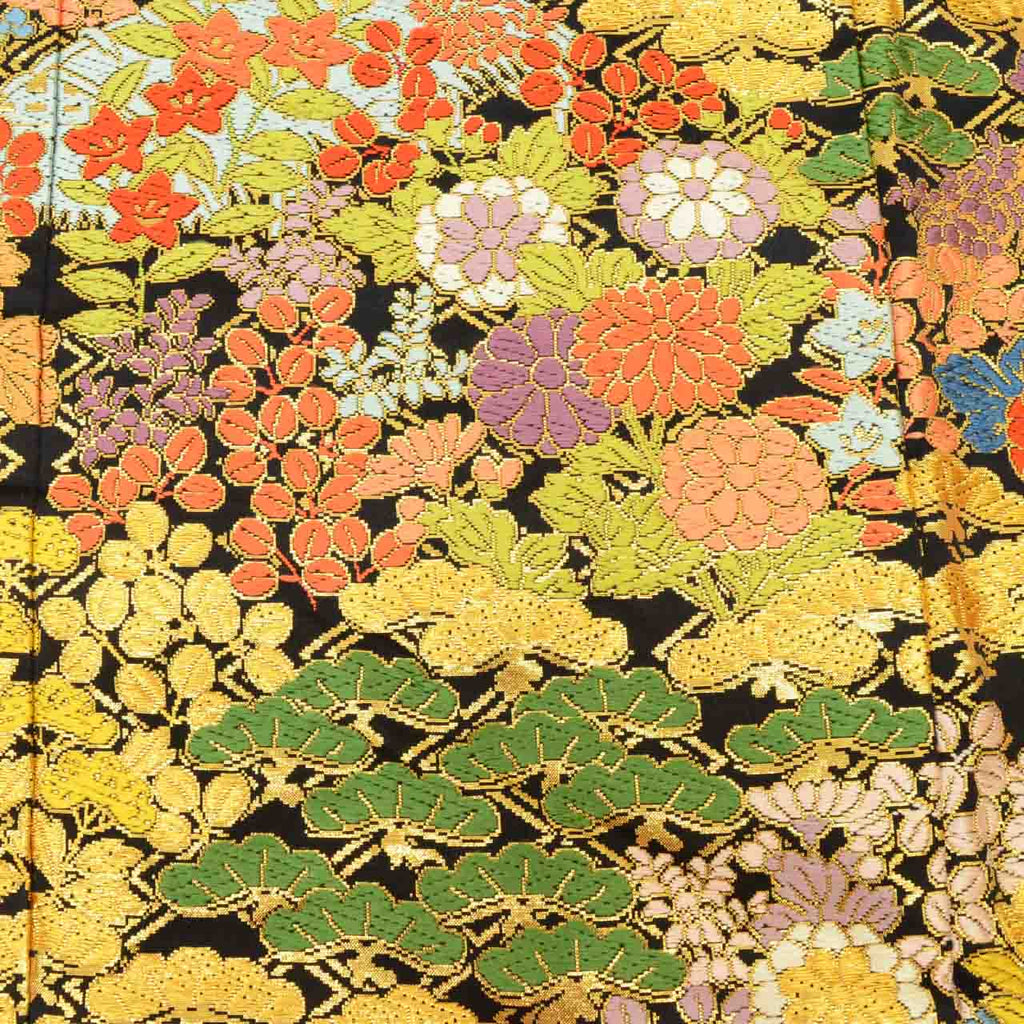 [Used] Recycled Kimono, Irouchikake (Wedding Kimono), Pure Silk, Sleeve Length 67.0cm (26.4in), Body Length 198.0cm (78.0in), Size LL, Black, Colorful Pine Tree Pattern, Tang Dynasty Weave, Gold Thread, uu1301b 