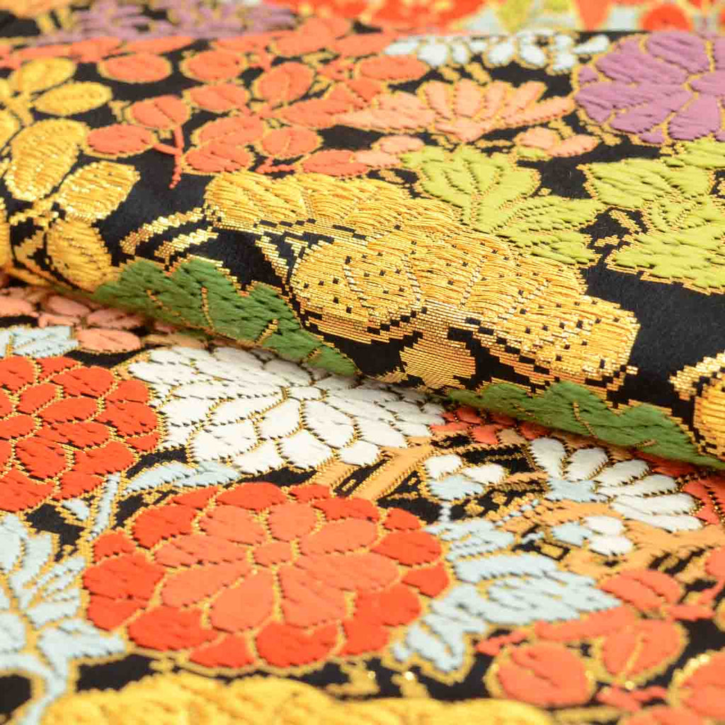 [Used] Recycled Kimono, Irouchikake (Wedding Kimono), Pure Silk, Sleeve Length 67.0cm (26.4in), Body Length 198.0cm (78.0in), Size LL, Black, Colorful Pine Tree Pattern, Tang Dynasty Weave, Gold Thread, uu1301b 