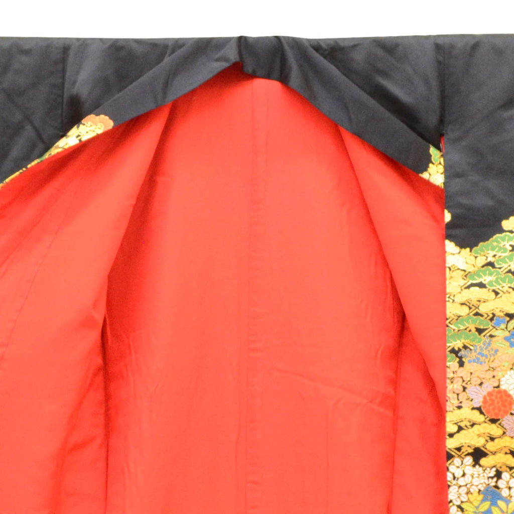[Used] Recycled Kimono, Irouchikake (Wedding Kimono), Pure Silk, Sleeve Length 67.0cm (26.4in), Body Length 198.0cm (78.0in), Size LL, Black, Colorful Pine Tree Pattern, Tang Dynasty Weave, Gold Thread, uu1301b 