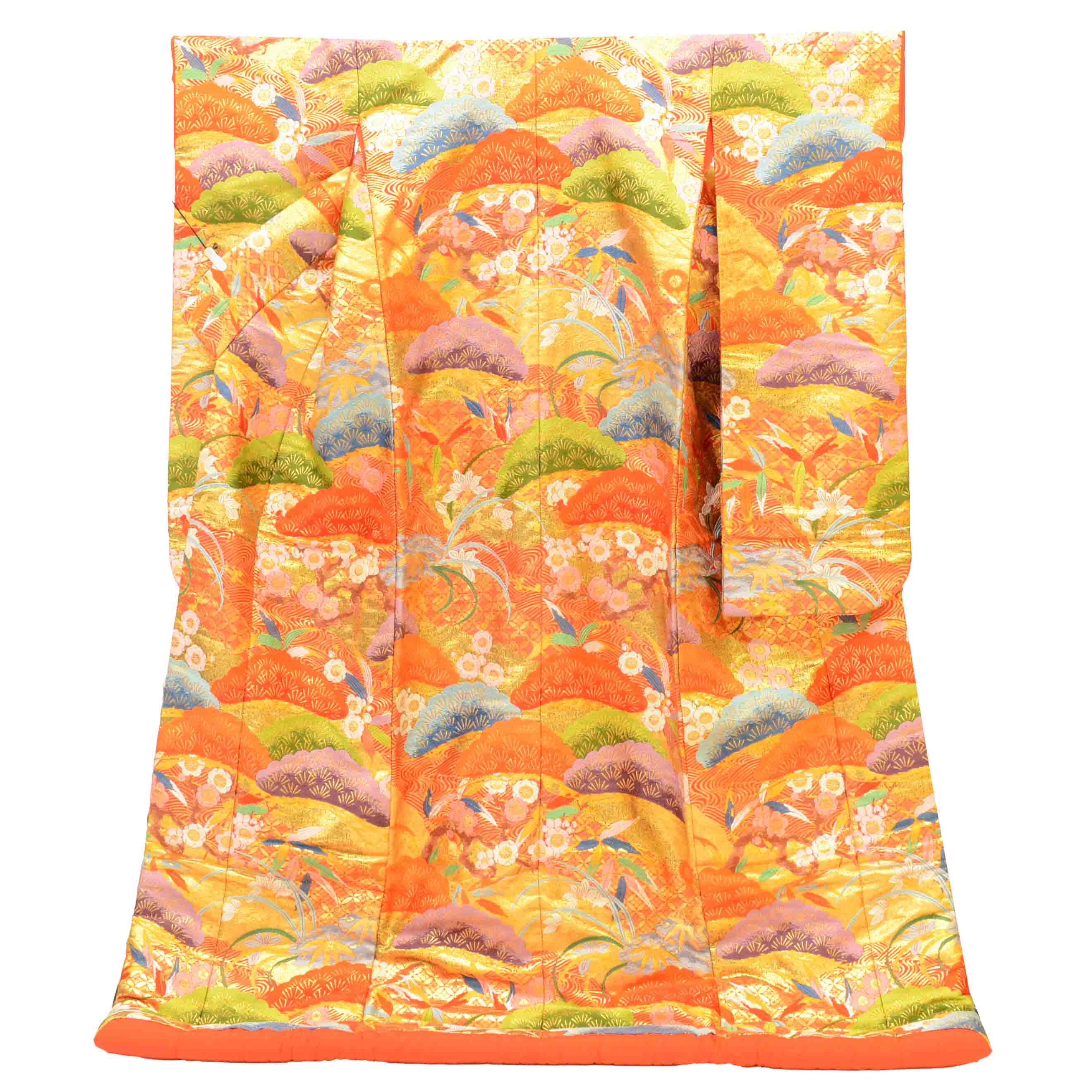 [Used] Recycled Kimono, Irouchikake (Wedding Kimono), Pure Silk, Sleeve Length 65.5cm (25.8in), Body Length 198.0cm (78.0in), Size LL, Orange, Pine Tree Pattern, Brocade, Tang Dynasty Weave, Gold Thread, uu1306b 