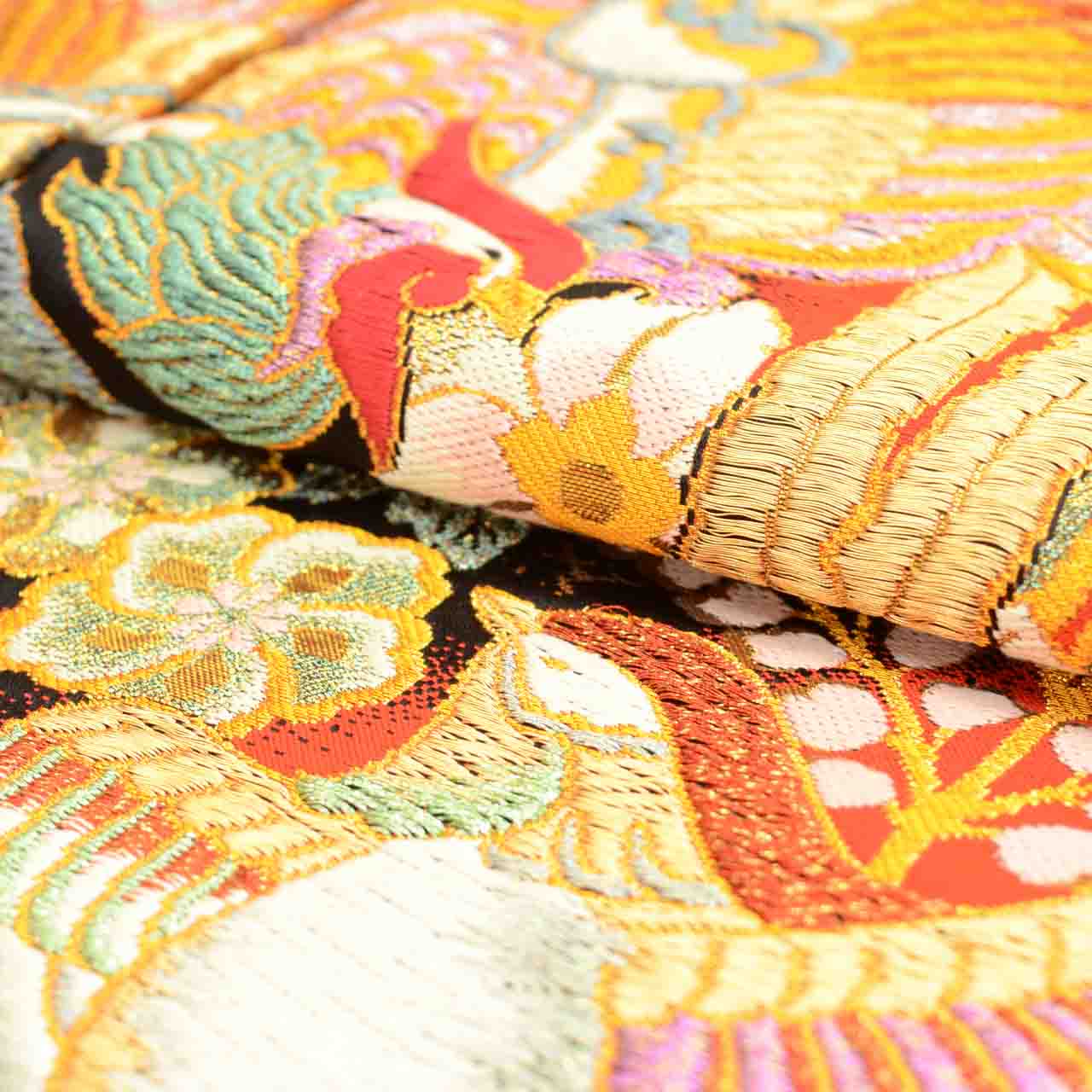 [Used] Recycled Kimono, Irouchikake (Wedding Kimono), Bridal Attire, Pure Silk, Sleeve Length 65.5cm (25.8in), Body Length 193.0cm (76.0in), Size L, Red, Phoenix Pattern, Tang Weave, Gold Thread, uu1307b 