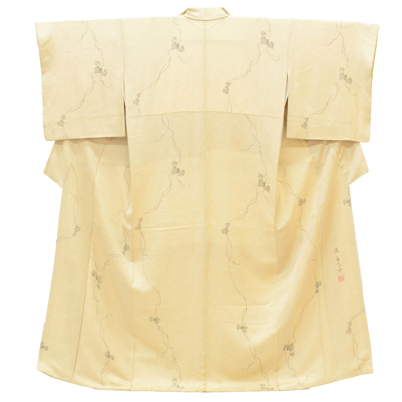 [Used] Recycled Kimono, Komon style, Lined, Pure Silk, Ready-made, Sleeve length 69.0cm (27.2in), Body length 161.2cm (63.5in), Size L, Beige, Ivy pattern, with signature, uu1324b 