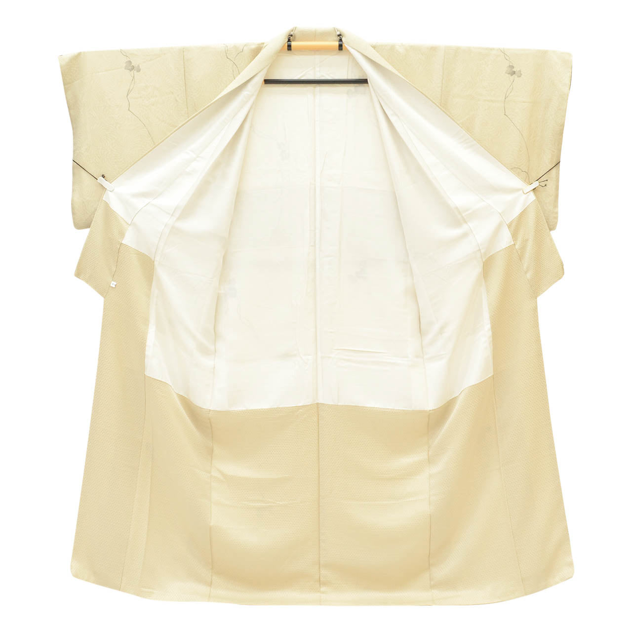 [Used] Recycled Kimono, Komon style, Lined, Pure Silk, Ready-made, Sleeve length 69.0cm (27.2in), Body length 161.2cm (63.5in), Size L, Beige, Ivy pattern, with signature, uu1324b 