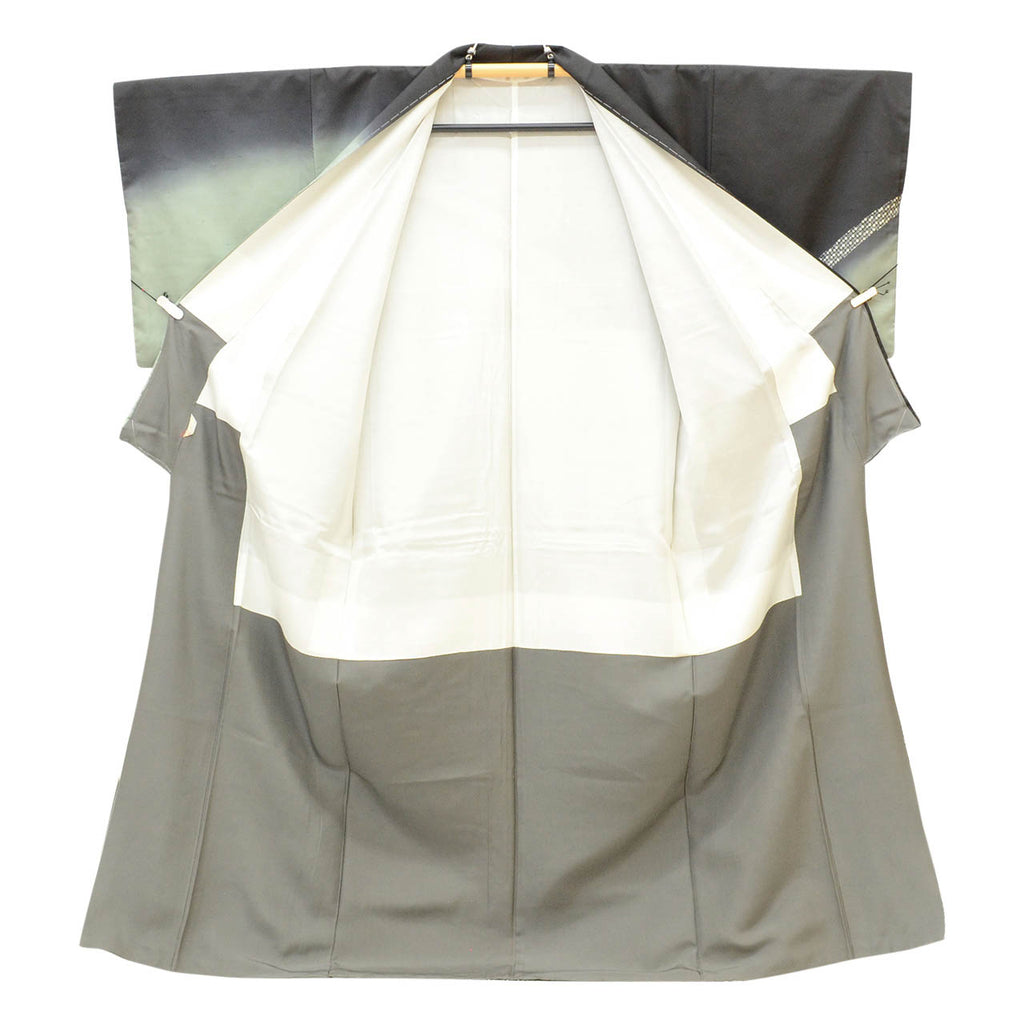 [Used] Recycled Kimono, Hakusan Tsumugi Silk, Lined, Ready-made, with signature, Sleeve length 65.5cm (25.8in), Body length 159.5cm (62.8in), Size M, Green, Gourd pattern, Attached hem pattern, uu1338b 
