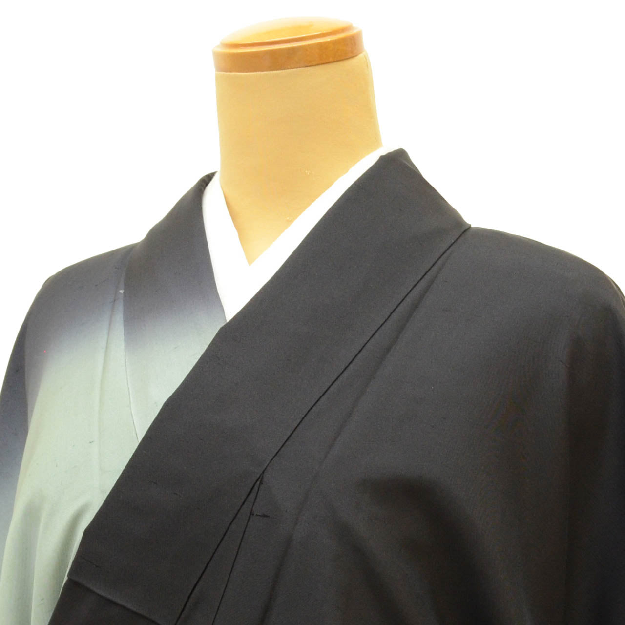 [Used] Recycled Kimono, Hakusan Tsumugi Silk, Lined, Ready-made, with signature, Sleeve length 65.5cm (25.8in), Body length 159.5cm (62.8in), Size M, Green, Gourd pattern, Attached hem pattern, uu1338b 