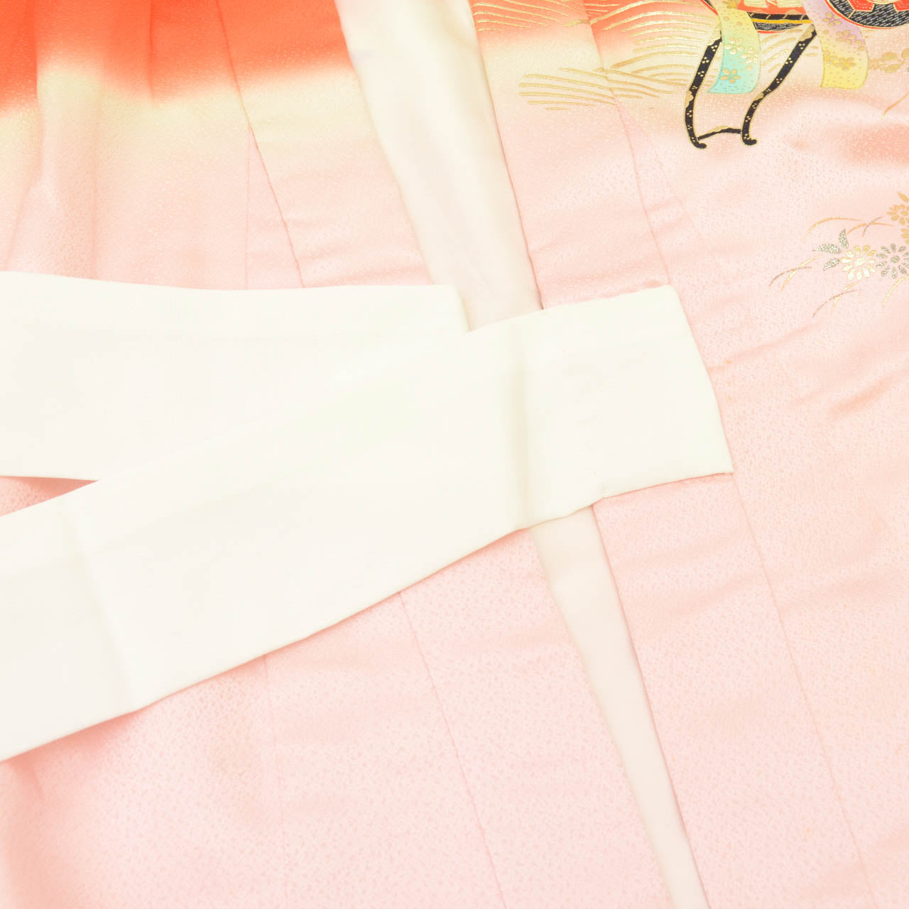 [Used] Recycled Kimono for Girls, Shichi-Go-San (7 years old), 2-piece set: Kimono and Nagajuban (undergarment), Pure Silk, Ready-made, Sleeve length 57.5cm, Body length 146cm, Pink, Imperial carriage pattern, Gold embroidery, Gold leaf, uu1344b 