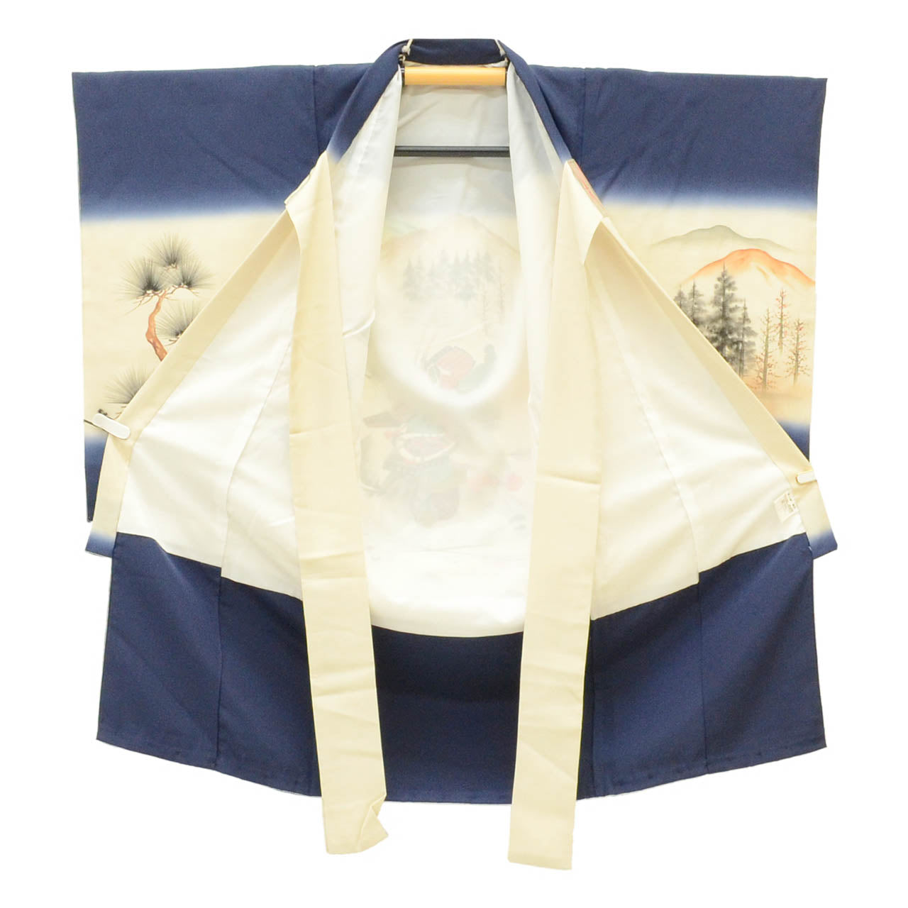 [Used] Recycled Kimono for Baby Boy's First Shrine Visit, One-Piece Set, Pure Silk, Ready-Made, Sleeve Length 48.5cm, Body Length 101cm, Navy Blue, Mounted Warrior Pattern, Includes Undergarment, Family Crest, Baby's First Kimono uu1348b 