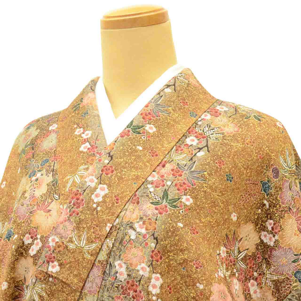 [Used] Recycled Kimono, Komon style, Pure Silk, Size M, Good Condition, Length 159.5cm (62.8in), Sleeve Length 65.0cm (25.6in), Lined, Ready-made, Brown, Four Seasons Flowers, Gold Embellishment, uu1364b 