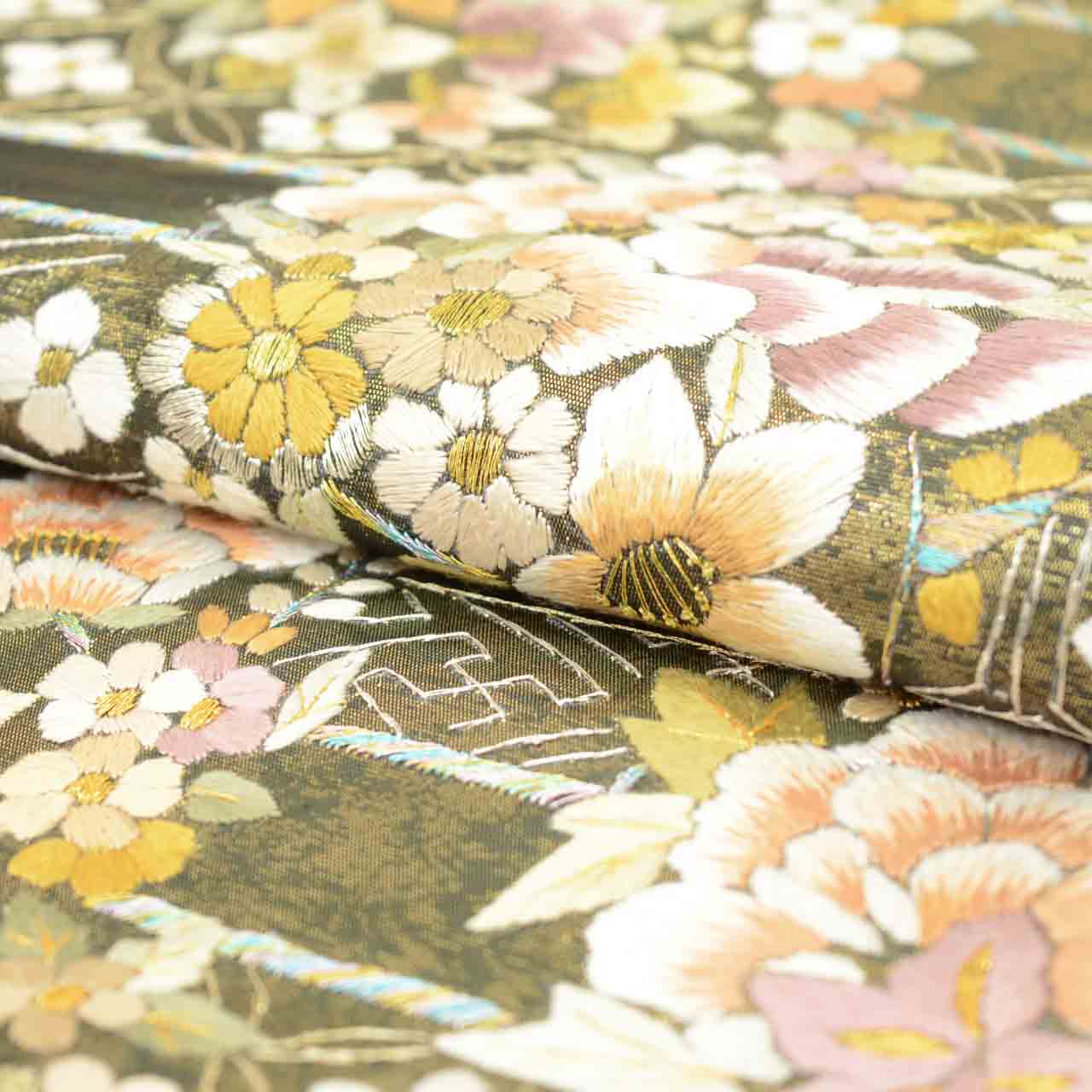 Vintage Japanese Obi | Fukuro Obi | Black Gold Silk | Flower Circle Pattern | Hikihaku Embroidery Gold Thread | Sustainable | uu1396b