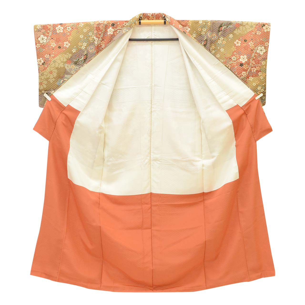 [Used] Recycled Kimono, Komon style, Lined, Pure Silk, Excellent Condition, Ready-made, Sleeve Length 65.5cm (25.8in), Body Length 157.2cm (61.9in), Size M, Brown, Plum Blossom Pattern, uu1432b 