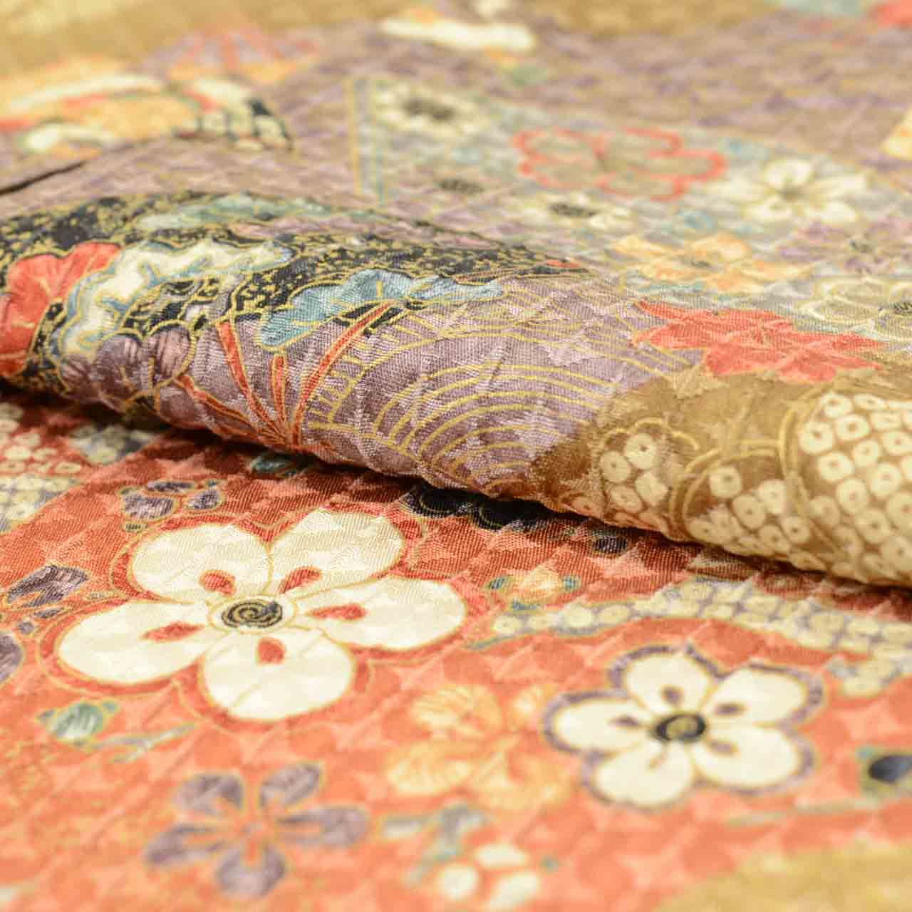 [Used] Recycled Kimono, Komon style, Lined, Pure Silk, Excellent Condition, Ready-made, Sleeve Length 65.5cm (25.8in), Body Length 157.2cm (61.9in), Size M, Brown, Plum Blossom Pattern, uu1432b 