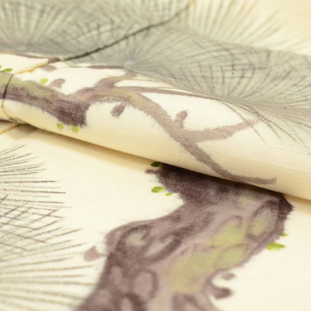 Vintage Japanese Kimono | Tsumugi | White Silk | Pine Pattern | Size M-L | Sustainable | uu1447b