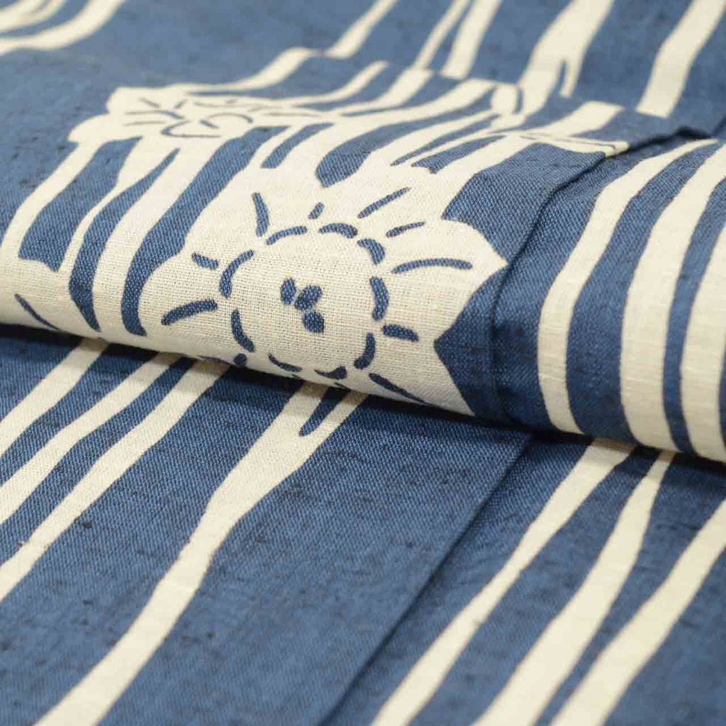 Vintage Japanese Yukata | Women's Yukata | Navy Cotton | Floral | Chuzome Dye | Cotton Tsumugi | Petite Size S | Sustainable | uu1481b