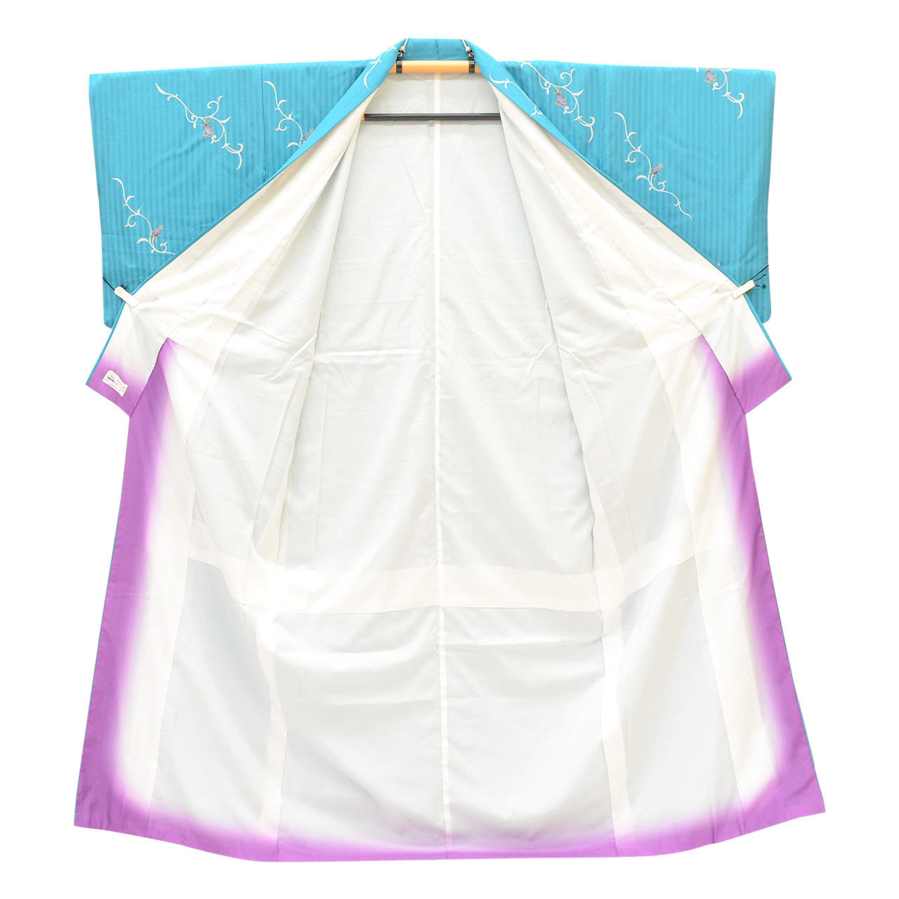 [Used] Recycled Kimono, Komon style, Pure Silk, Size M (Plus Size LL), Excellent Condition, Length 158.5cm (62.4in), Sleeve Length 64.7cm (25.5in), Lined, Ready-made, Gold embroidery, Blue floral arabesque pattern, uu1537b 