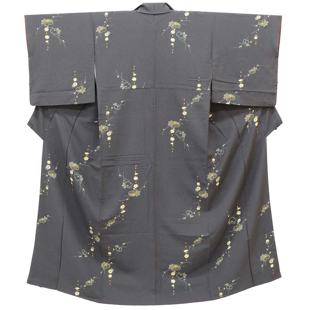 [Used] Recycled Kimono, Komon style, Pure Silk, Size S, Excellent Condition, Length 153.0cm (60.2in), Sleeve Length 65.5cm (25.8in), Lined, Ready-made, Crepe fabric, Gold embroidery, Gray floral pattern, uu1559b 