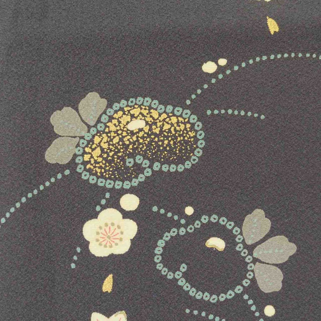 [Used] Recycled Kimono, Komon style, Pure Silk, Size S, Excellent Condition, Length 153.0cm (60.2in), Sleeve Length 65.5cm (25.8in), Lined, Ready-made, Crepe fabric, Gold embroidery, Gray floral pattern, uu1559b 