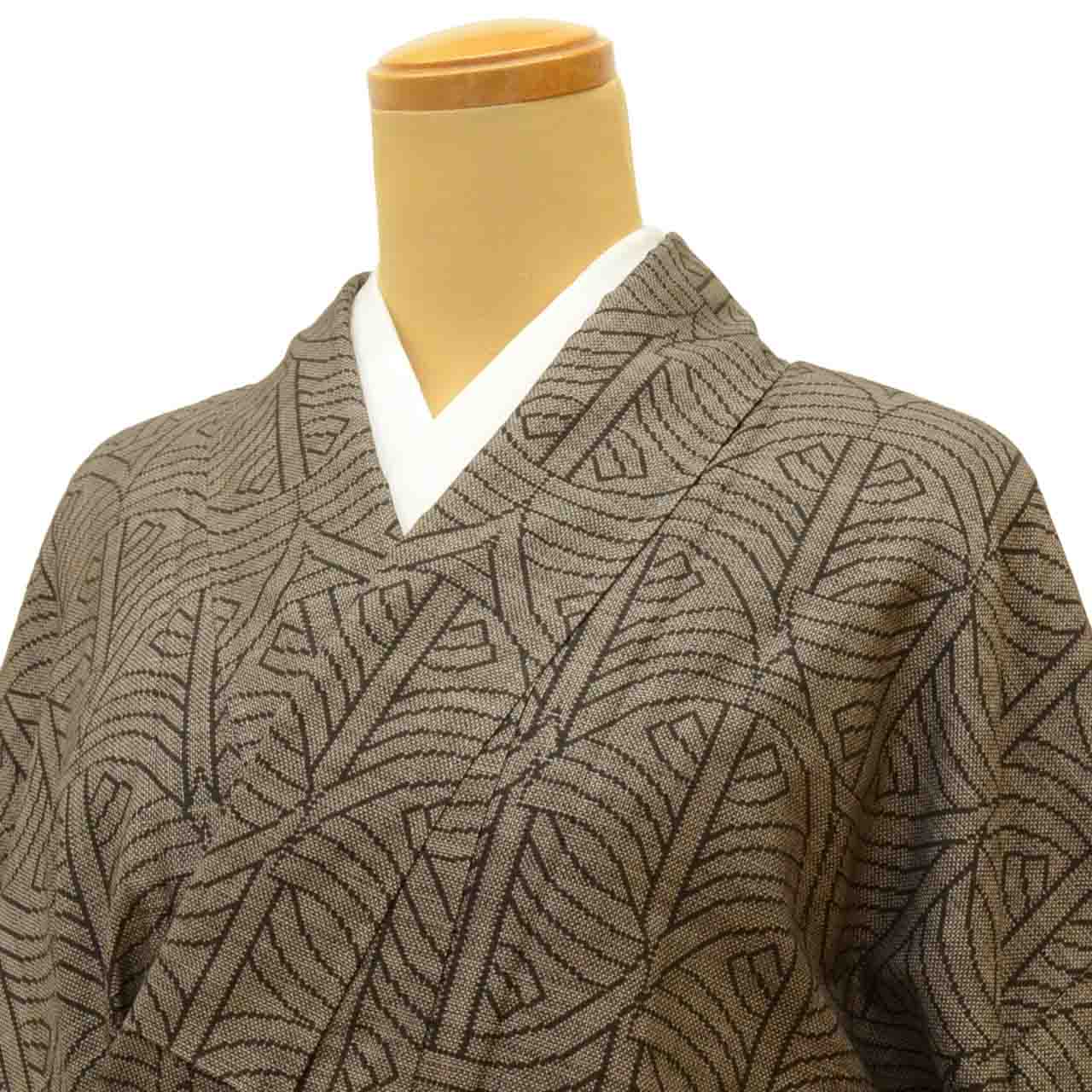Vintage Japanese Kimono | Oshima Tsumugi | Brown Silk | Geometric | Mud-dyed | 9-thread | Kata-su | Unused | Size M | Sustainable | uu1632b