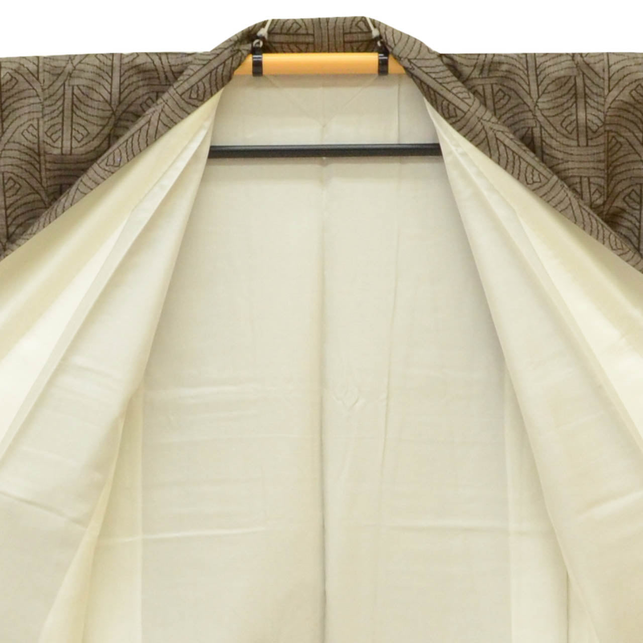 Vintage Japanese Kimono | Oshima Tsumugi | Brown Silk | Geometric | Mud-dyed | 9-thread | Kata-su | Unused | Size M | Sustainable | uu1632b