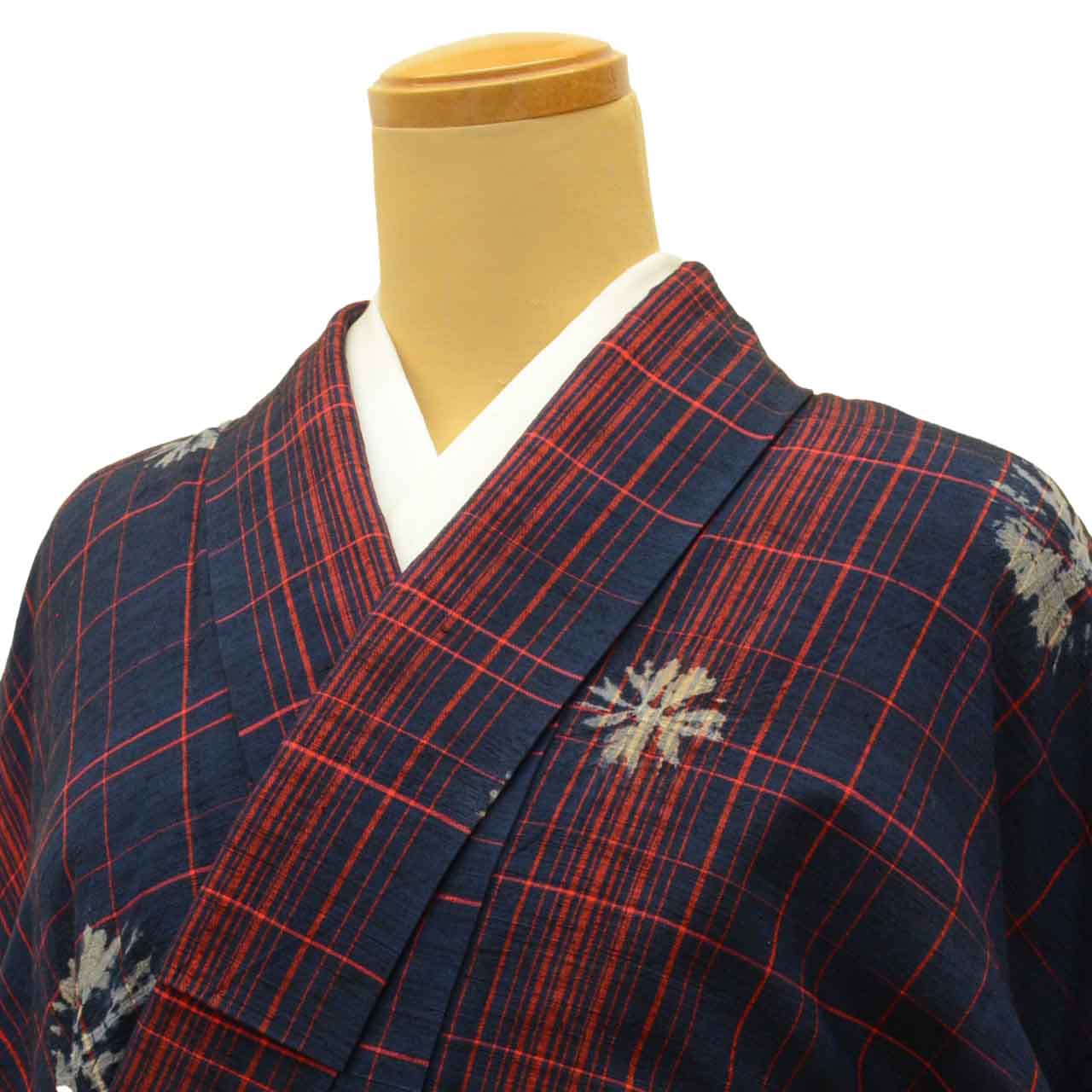 Vintage Japanese Kimono | Tsumugi | Navy Silk | Shibori Lattice Floral | Size M | Sustainable | uu1634b
