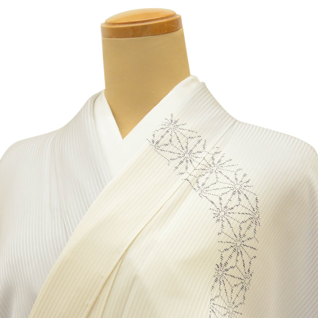 [Used] Recycled Kimono, Visiting Kimono, Pure Silk, Size M, Excellent Condition, Length 160cm, Sleeve Length 64.8cm, Lined, Ready-made, Beautiful Condition, Unused, Tango Chirimen Silk, Gold Leaf, Gray, Hemp Leaf Pattern, Reused uu1661b 