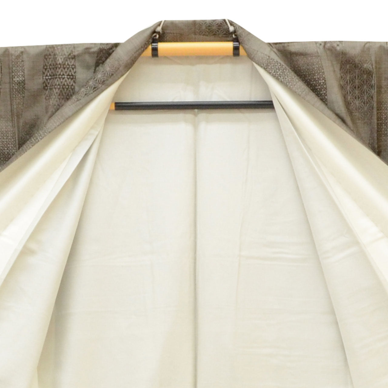 Vintage Japanese Kimono | Oshima Tsumugi | Brown Silk | Tatewaku Floral | Mud-dyed | 12-thread | Kata-su Style | Sustainable | uu1664b