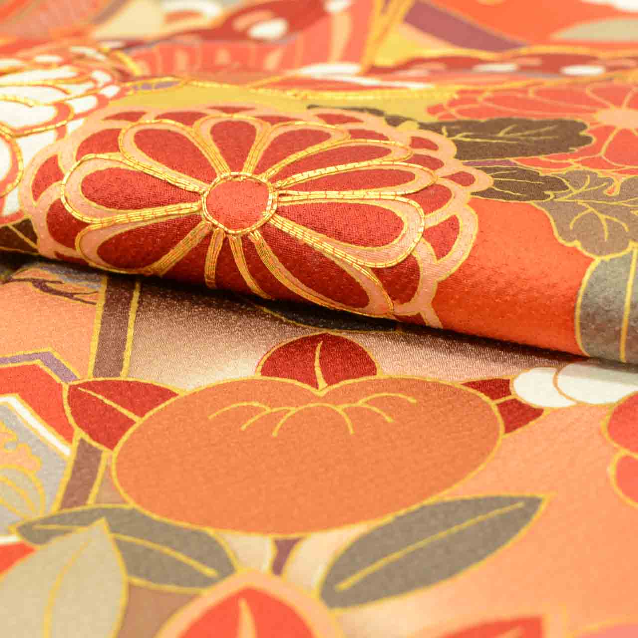 [Used] Recycled Kimono, Furisode (long-sleeved kimono), Vintage Furisode, Pure Silk, Size M, Excellent Condition, Length 159cm, Sleeve Length 66cm, Lined, Ready-made, Gold Embroidery, Green, Mandarin Orange, Butterfly, Pine, Chrysanthemum, uu1676b 