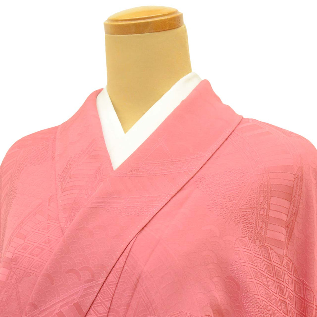 [Used] Recycled Kimono, Furisode (long-sleeved kimono), Pure Silk, Size M, Good Condition, Length 157.0cm (61.8in), Sleeve Length 65.0cm (25.6in), Lined, Ready-made, Gold Embroidery, Gold Thread, Pink Peony, uu1713b 