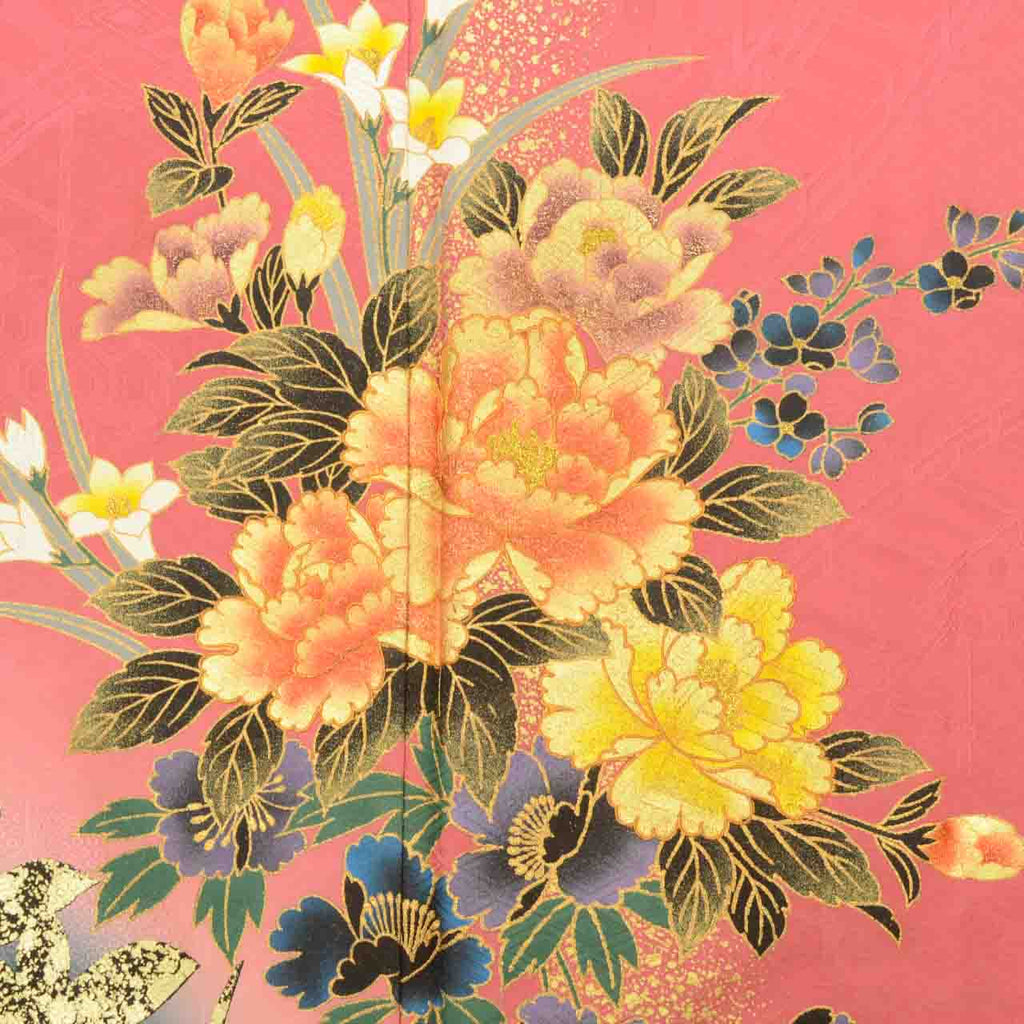 [Used] Recycled Kimono, Furisode (long-sleeved kimono), Pure Silk, Size M, Good Condition, Length 157.0cm (61.8in), Sleeve Length 65.0cm (25.6in), Lined, Ready-made, Gold Embroidery, Gold Thread, Pink Peony, uu1713b 