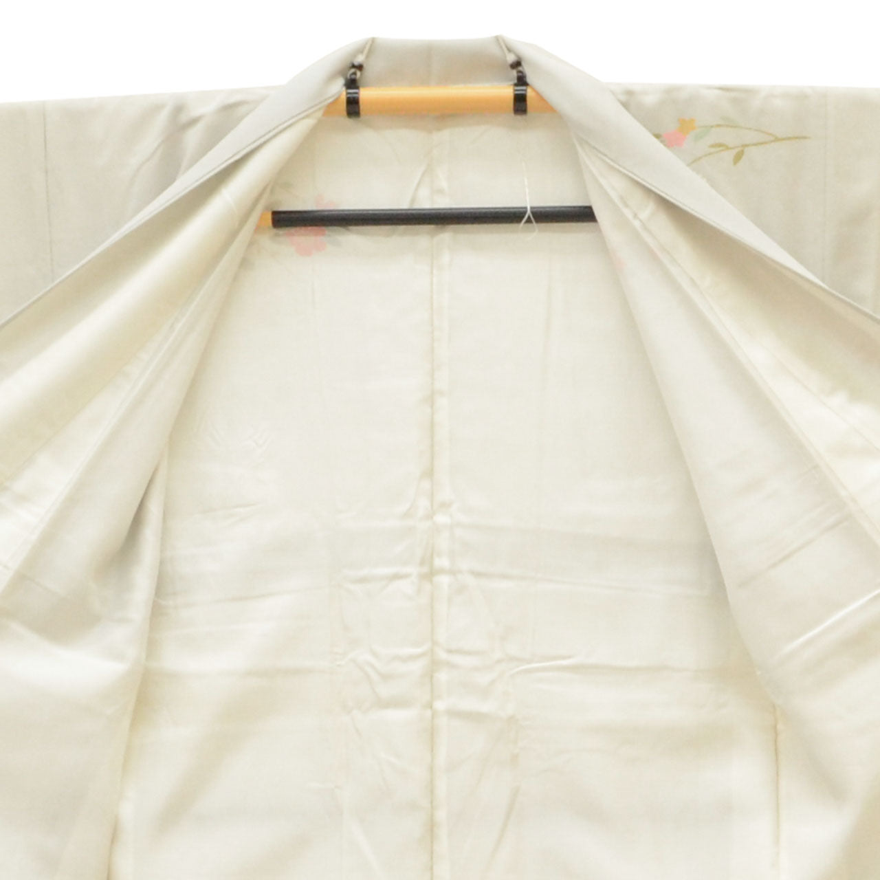 [Used] Recycled Kimono, Visiting Kimono, Pure Silk, Size L (Slightly Plus Size L), Excellent Condition, Length 163.5cm (64.4in), Sleeve Length 66.5cm (26.2in), Lined, Ready-made, Signed, Kaga Yuzen, Artist's Work, Gray, Autumn Flowers, Reused uu1719b 