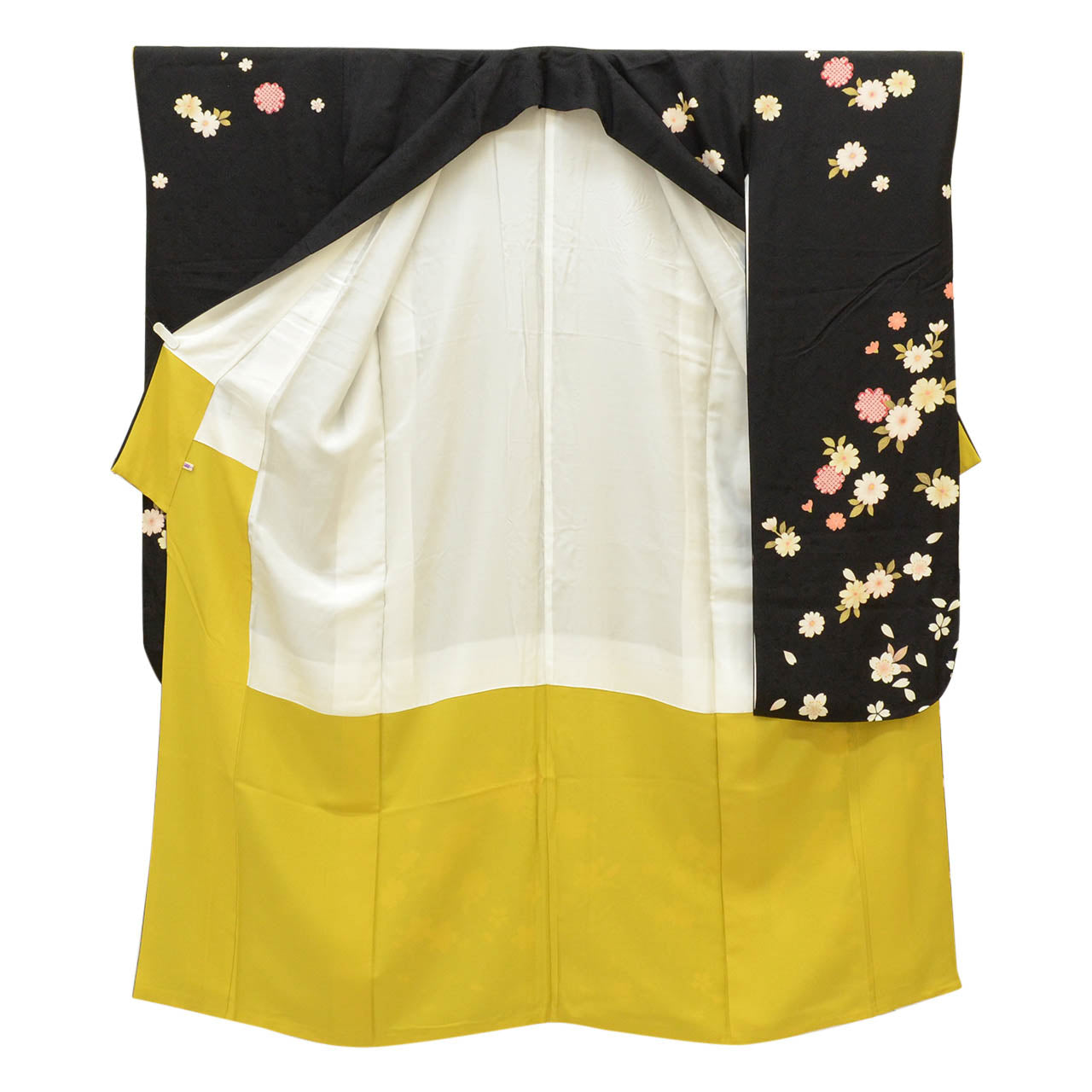 [Used] Recycled Kimono, Furisode (long-sleeved kimono), Vintage Furisode, Pure Silk, Size L, Excellent Condition, Length 162.7cm (64.1in), Sleeve Length 65.7cm (25.9in), Lined, Ready-made, Gold Embroidery, Black, Floral, Reused, uu1763b 